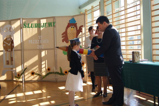 Dzień Edukacji Narodowej    Ślubowanie